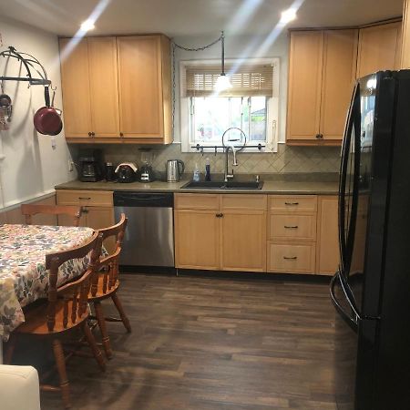 Entire Detached 3-Bedrooms Cute Home In Cornwall Area ภายนอก รูปภาพ