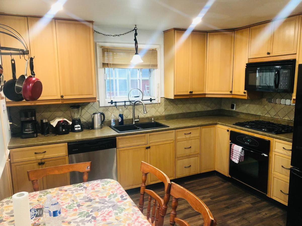 Entire Detached 3-Bedrooms Cute Home In Cornwall Area ภายนอก รูปภาพ