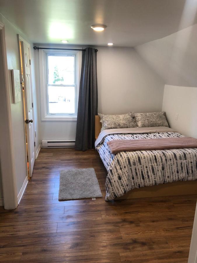 Entire Detached 3-Bedrooms Cute Home In Cornwall Area ภายนอก รูปภาพ